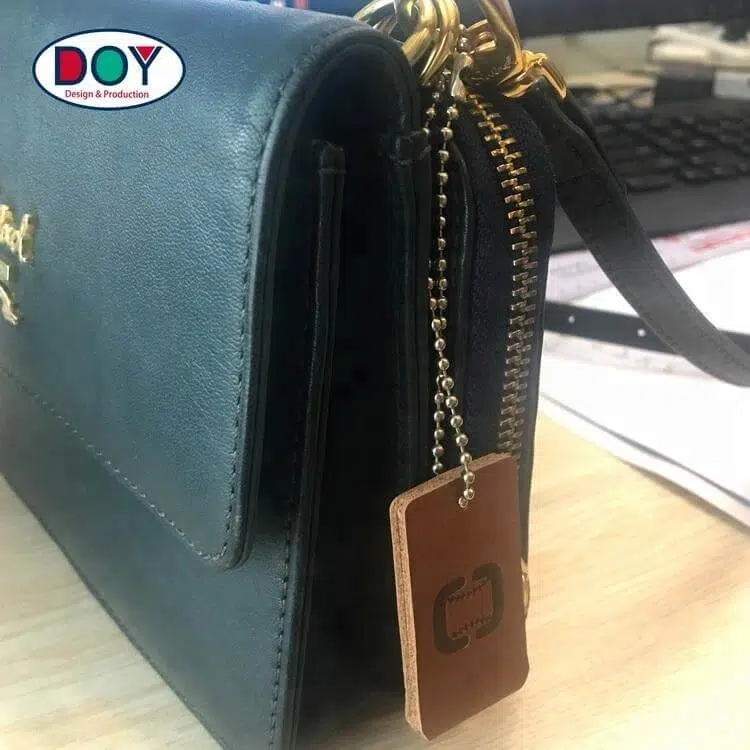 custom leather bag maker